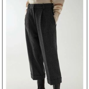 (NWT) COS Wool Mix Pleated Trousers in black